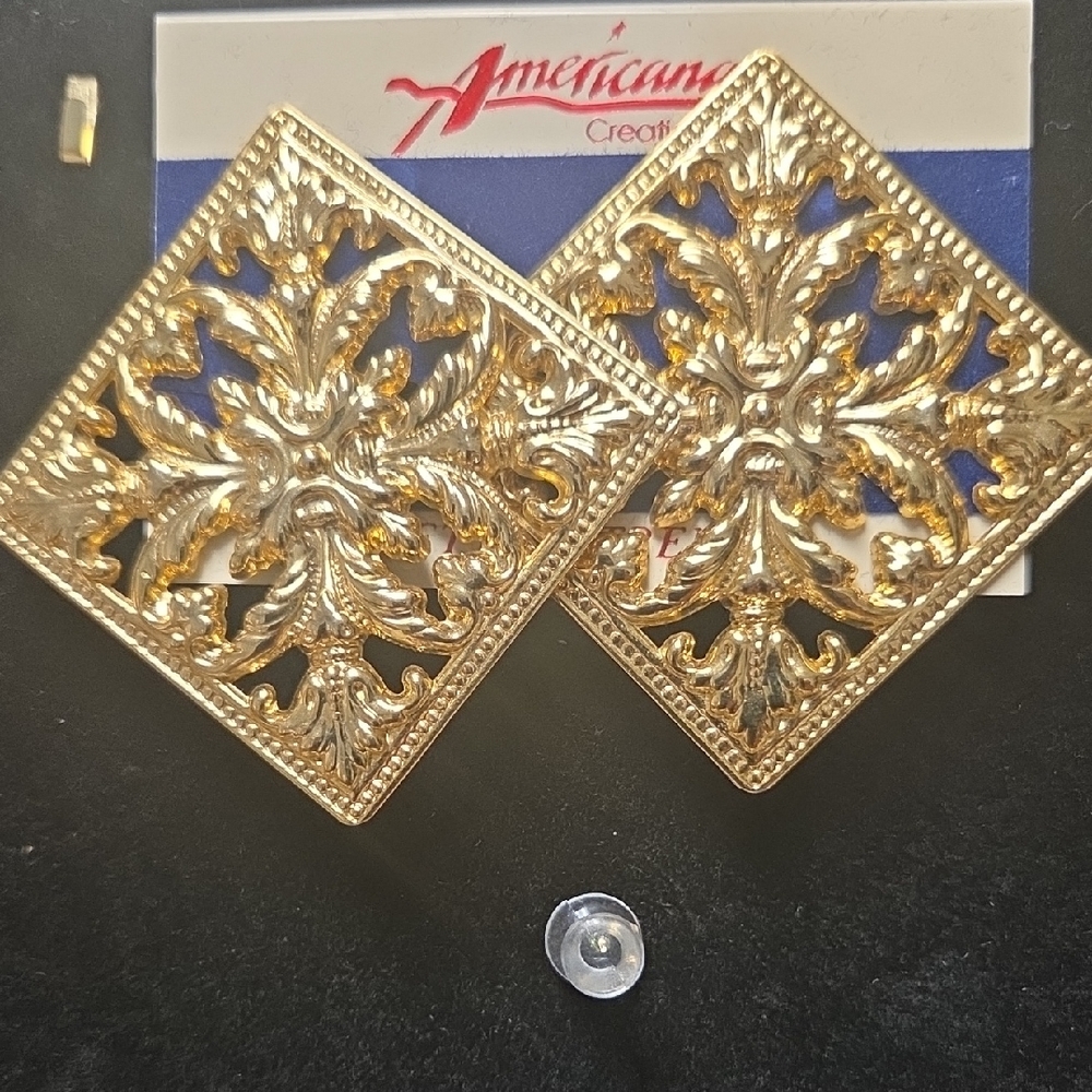 Gold 90's Ventage Clip On Filigree Earrings